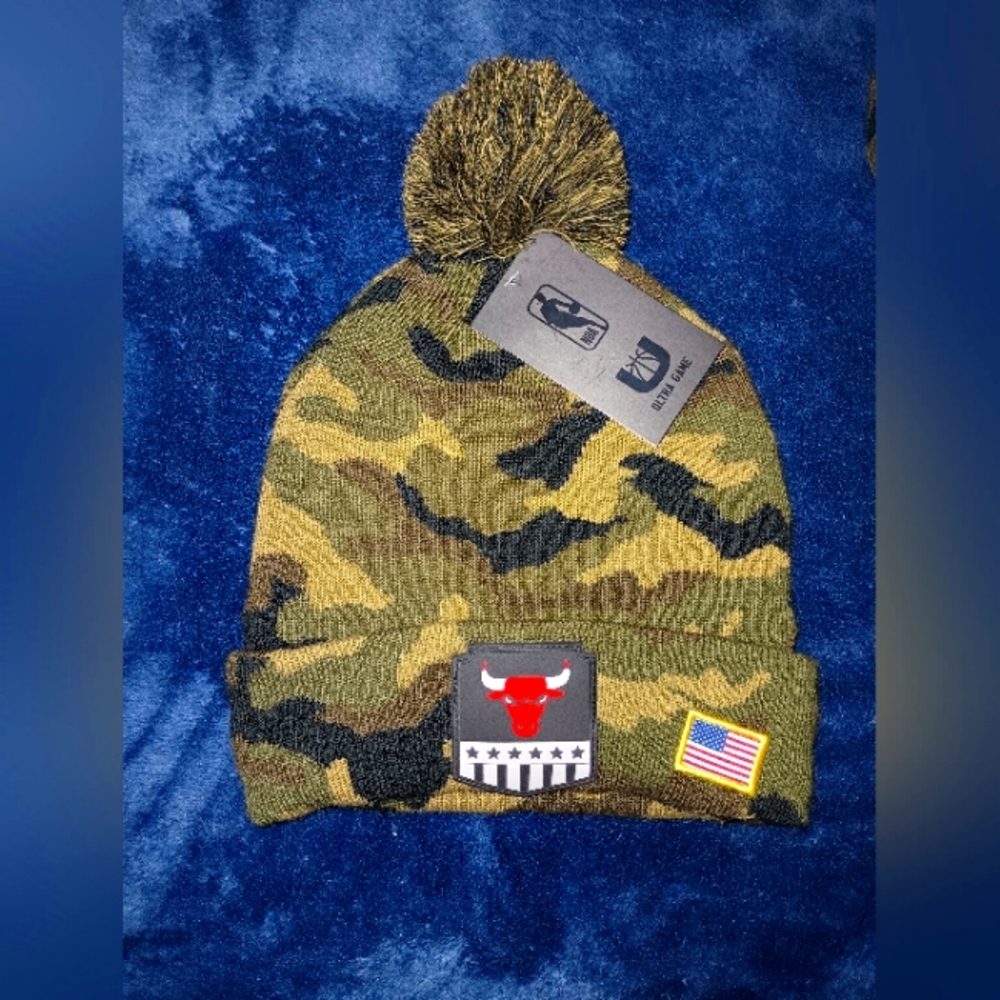 Chicago Bulls Beanie Hat Cap NBA Salute to Service Green Camo USA Flag Patch NEW